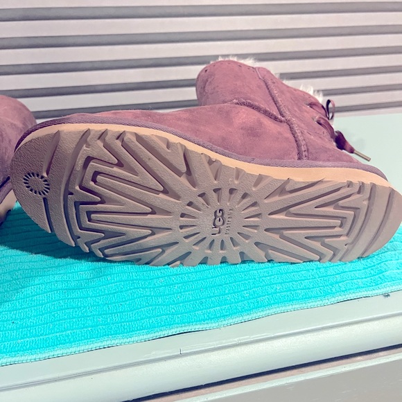 Purple suede Uggs size 6 - Picture 4 of 4